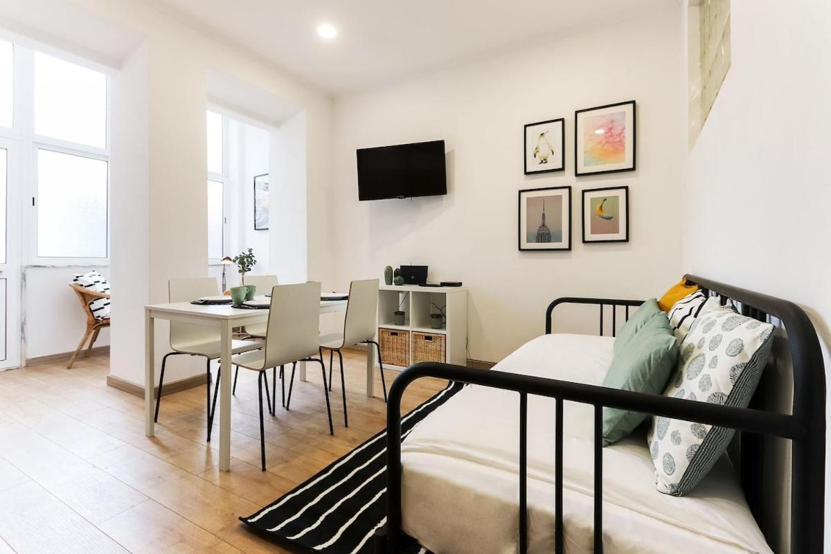 Typical 2 Charming Flat By Homeful Homes Lisbon